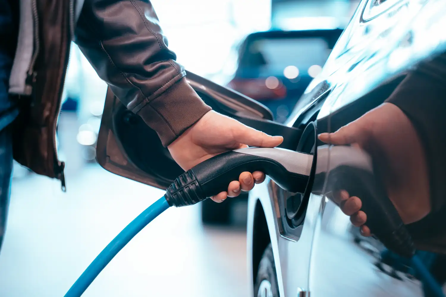 Top 5 Carros Híbridos Plug-in (PHEV) de Luxo para Comprar Hoje